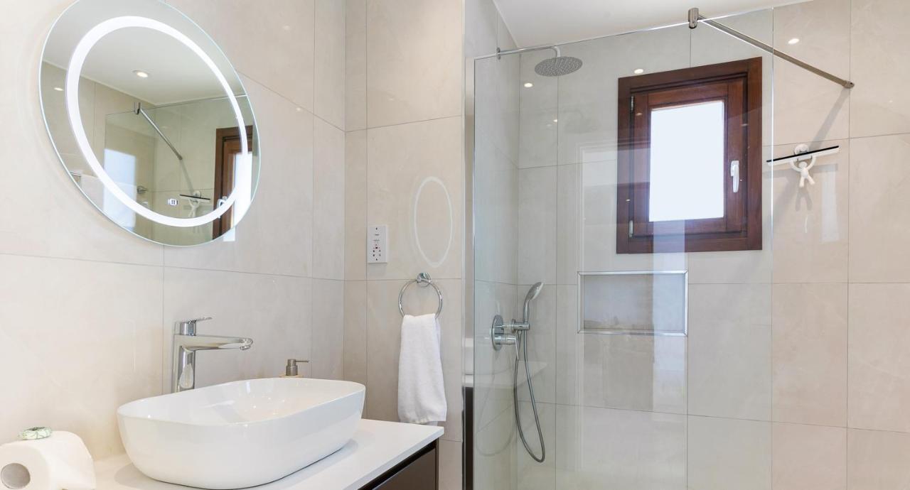 Modern Apartment Nz11 Large Balconies With Sea And Mountain Views Kouklia Esterno foto